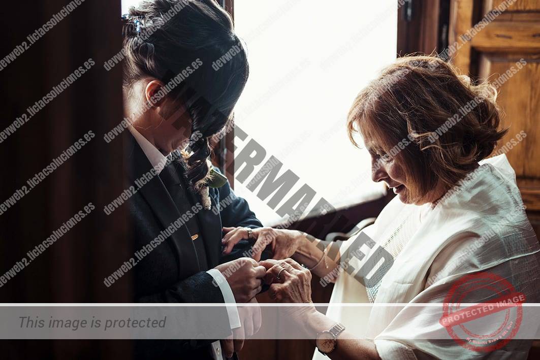 Madre e hija. Preparativos. Boda. Reportaje de fotos.